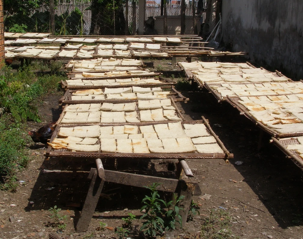 Cận cảnh 'công nghệ' sản xuất cơm cháy chà bông ảnh 4