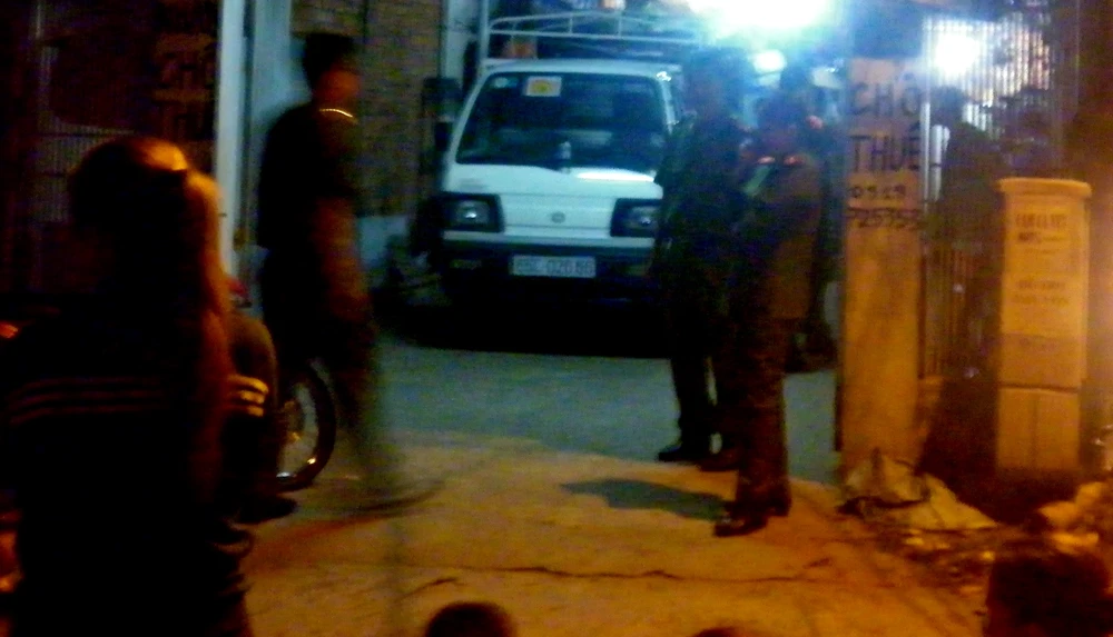 Dùng dao sát hại vợ rồi điện thoại cho bạn báo tin ảnh 1