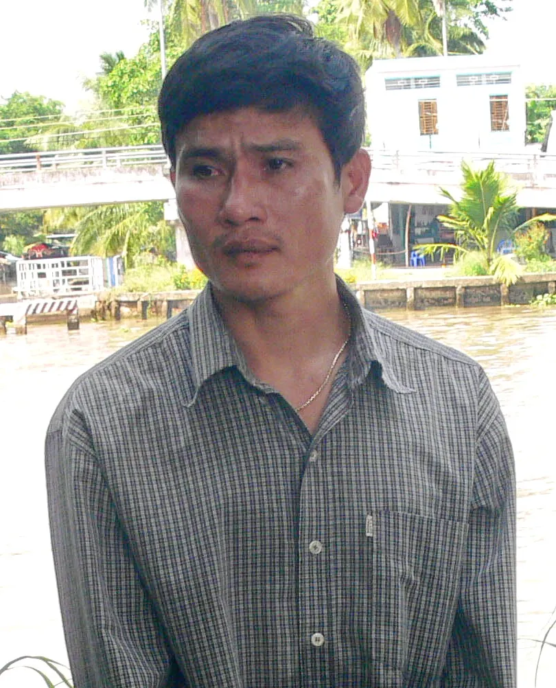 Bắt đối tượng vận chuyển 2.000 gói thuốc lá lậu ảnh 2