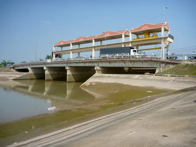 Phát hiện thi thể thiếu niên trên sông Bảo Định ảnh 2 Phát hiện thi thể thiếu niên trên sông Bảo Định ảnh 2