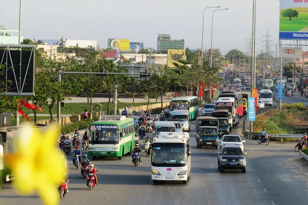 Ngày cuối nghỉ lễ, giao thông Sài Gòn thông thoáng ảnh 1