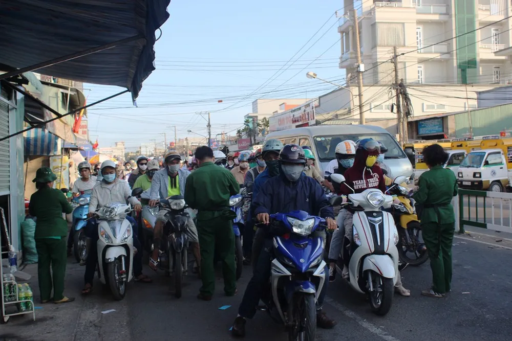 Ngày cuối nghỉ lễ, giao thông Sài Gòn thông thoáng ảnh 5