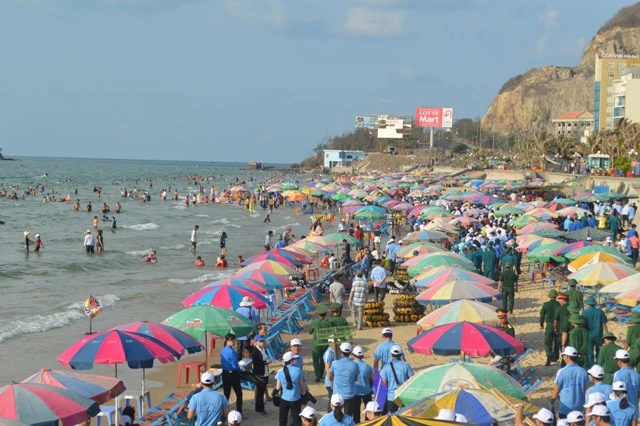 Vũng Tàu: Không có đua xe, ‘chặt chém’ trong dịp lễ ảnh 2