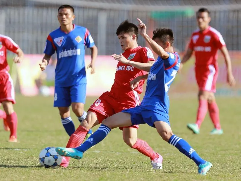 Công Vinh sút hỏng phạt đền khiến đội nhà B. Bình Dương phải trả giá