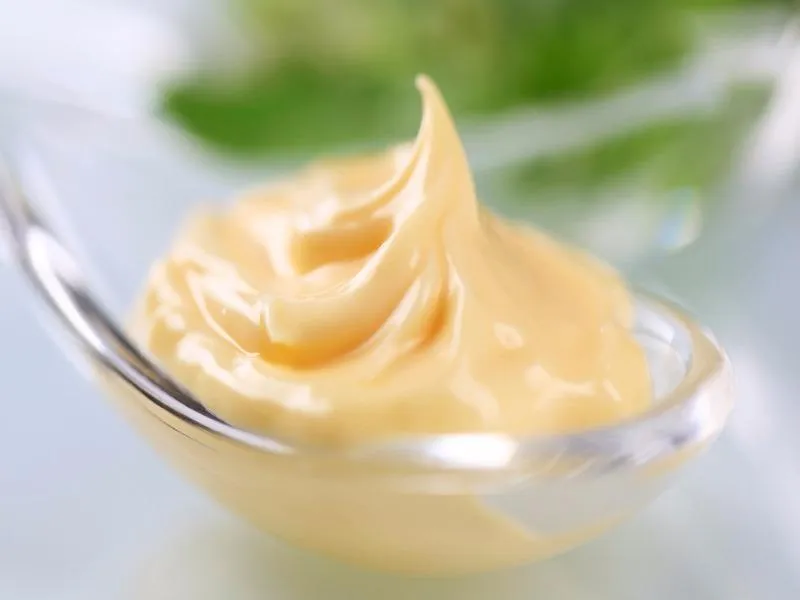 Sốt mayonnaise. 