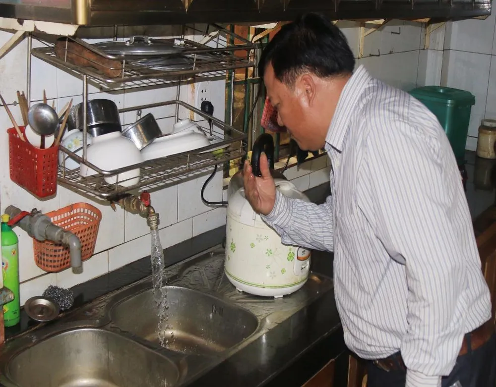 nước đóng váng