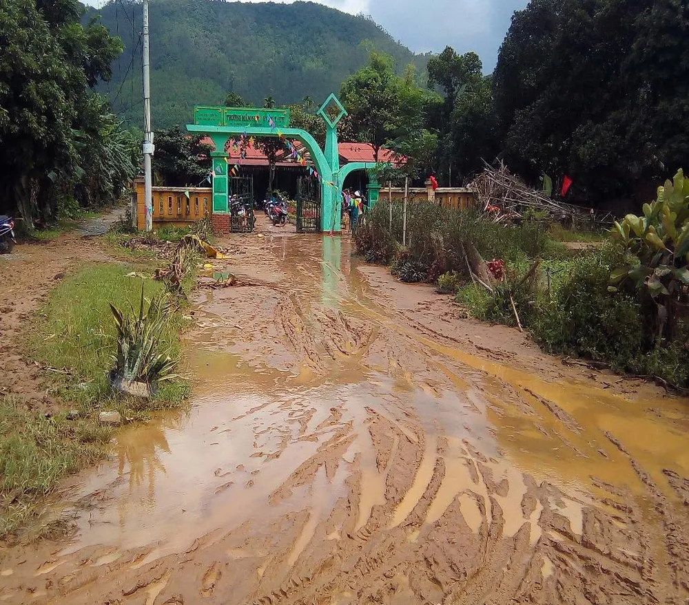 bùn đất tại trường