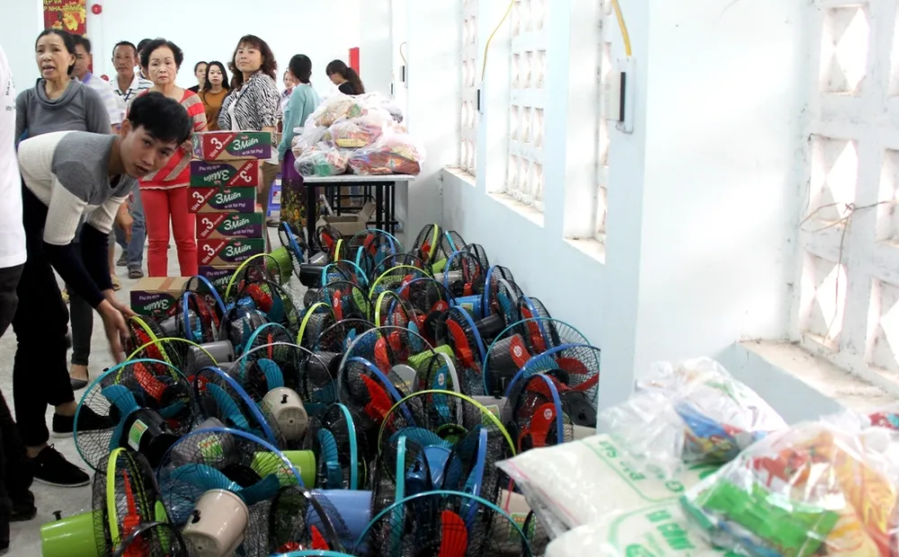 Đồ đạc được hỗ trợ chuẩn bị cấp phát cho bà con