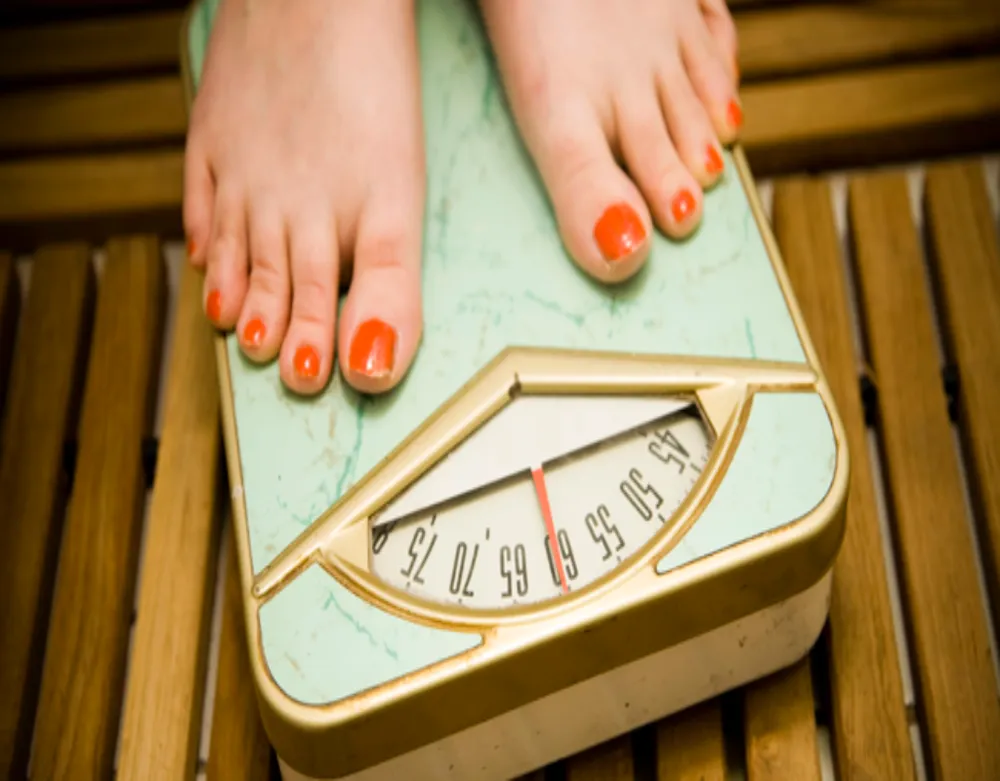 kiểm tra cân nặng