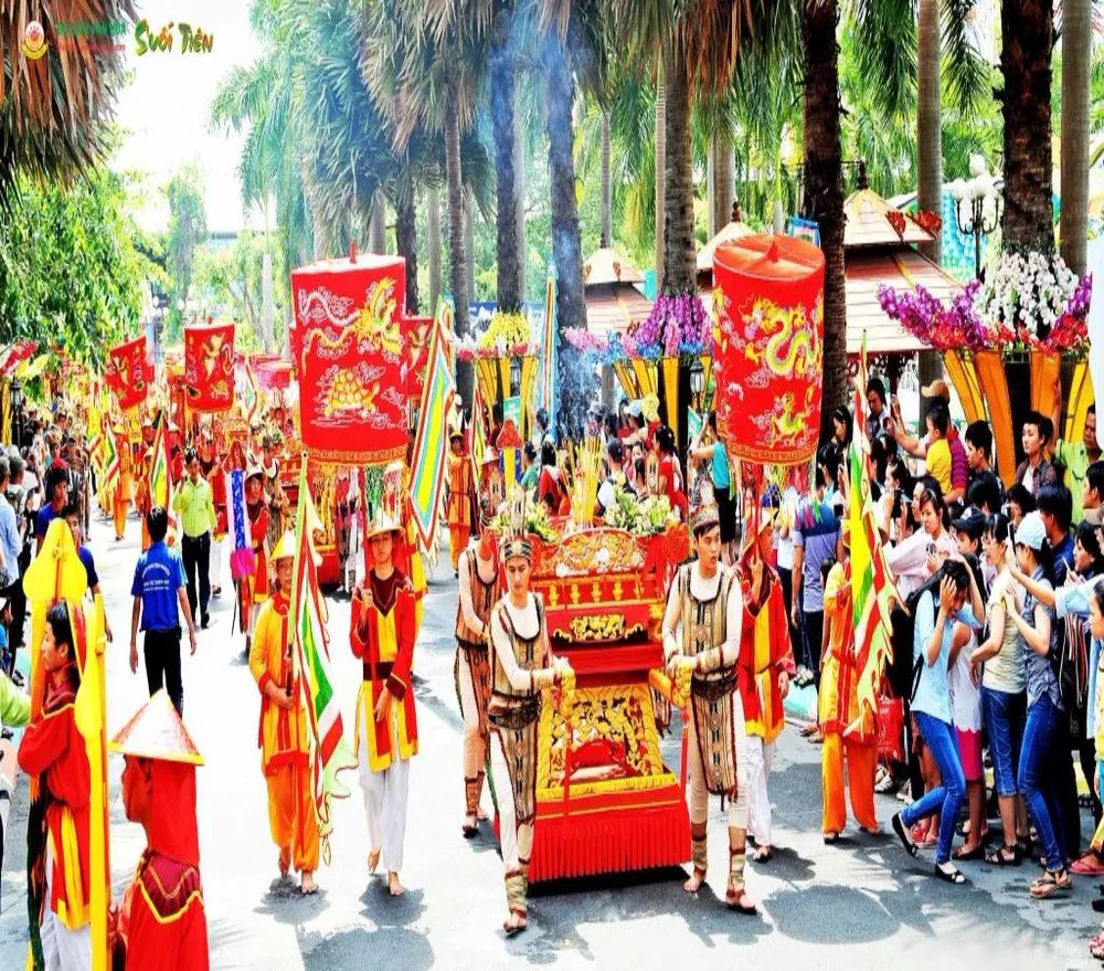Lễ diễu hành 54 dân tộc Việt Nam tại Khu du lịch Suối Tiên
