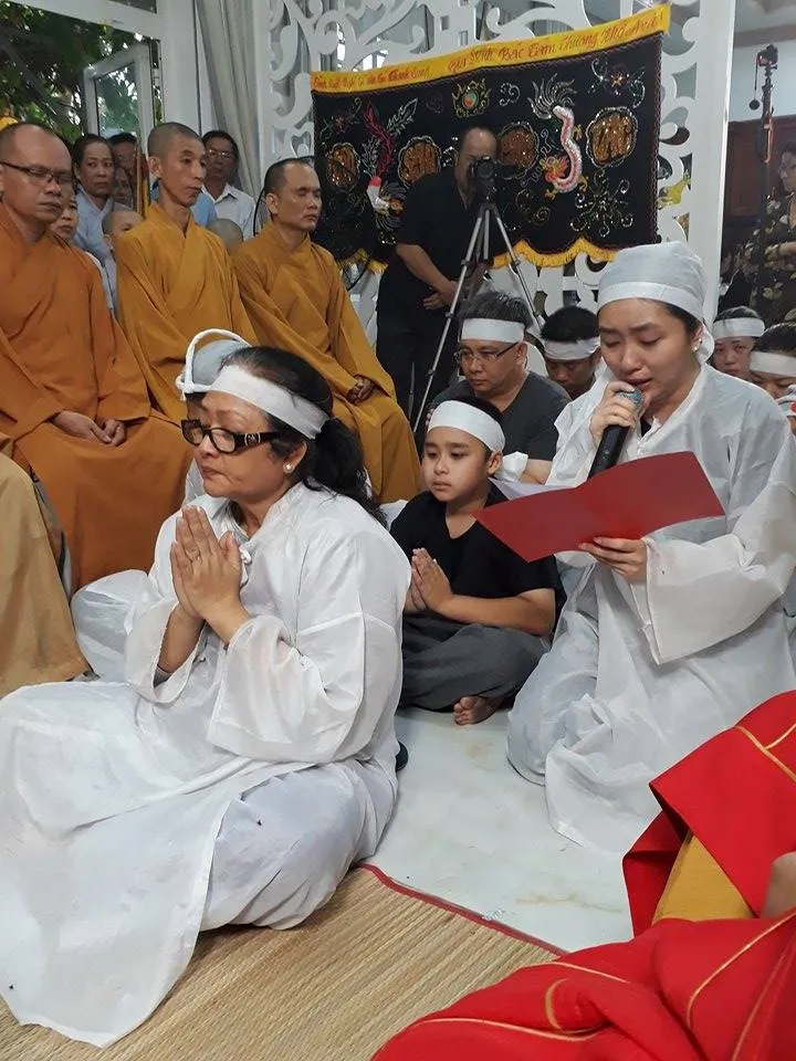 Trời đổ mưa khi đưa NSƯT Thanh Sang về nơi an nghỉ ảnh 3