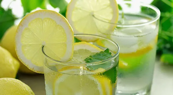 Nước chanh giúp chóng tỉnh táo, giải rượu nhanh.