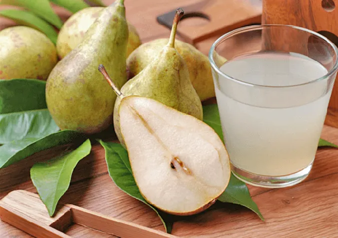 có thể ăn lê hoặc uống nước ép từ trái lê để đào thải độc tố cho gan.