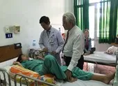 Cậu bé mọc 'sừng' trên đầu như kỳ lân ảnh 2 Bé 15 tuổi mắc bệnh lạ, tay chân dài như nhện