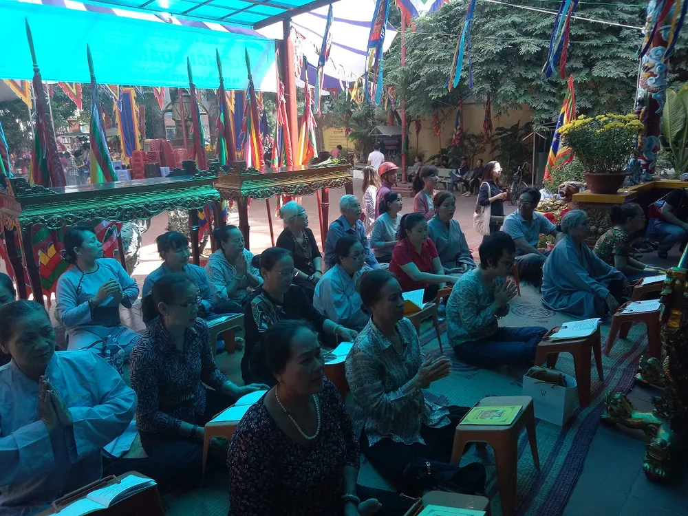 Người Sài Gòn nô nức dự lễ hội Đức Thánh Trần Hưng Đạo ảnh 8