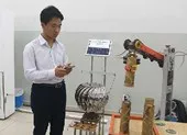 Học sinh chế tạo cánh tay robot