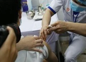 Khánh Hòa: Gần 27 tỉ đồng mua vaccine COVID-19 ảnh 3 Hoả tốc lập danh sách ưu tiên tiêm vaccine COVID-19