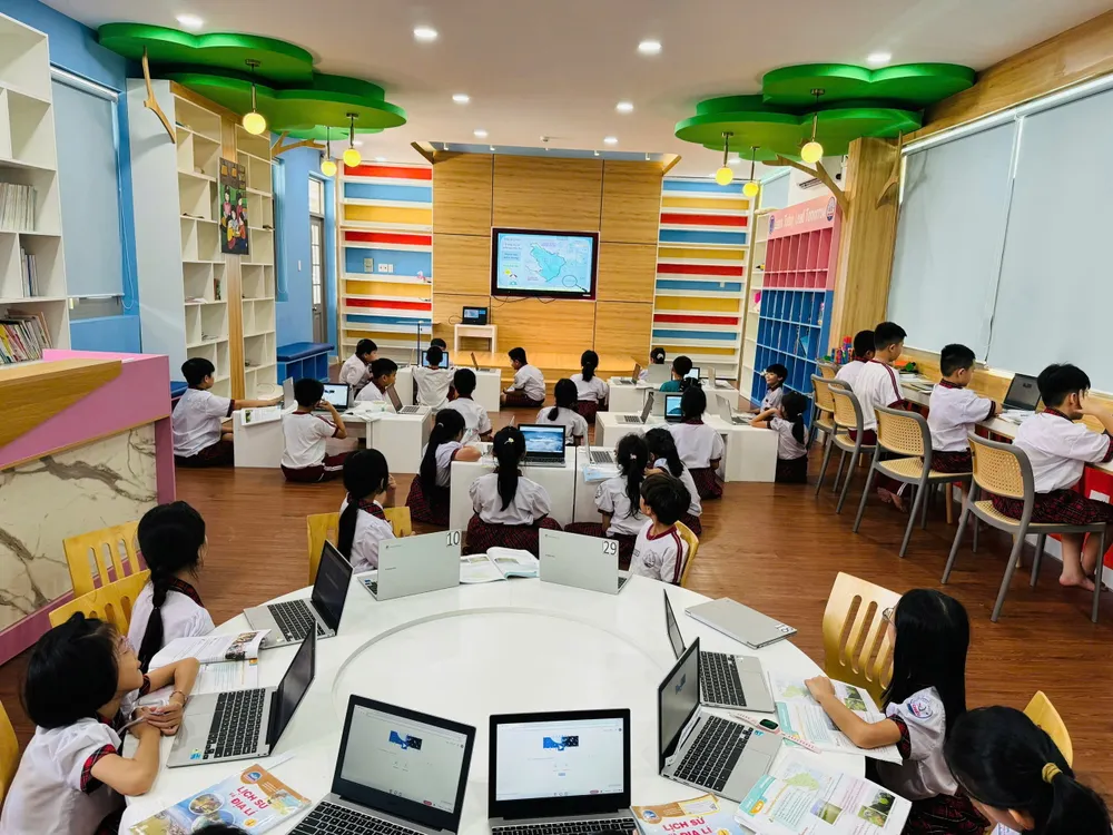 lop-hoc-google- truong tieu hoc linh chieu.jpg