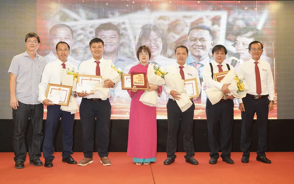 Giải thưởng Cây bút xuất sắc 2025 báo pháp luật tphcm