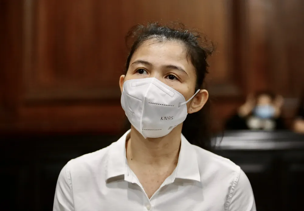 bà hàn ni và ông trần văn sỹ hầu tòa