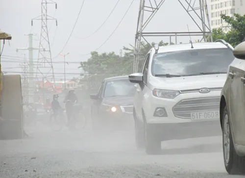 Bụi mù trời trên đường Trần Não, TP.HCM ảnh 3