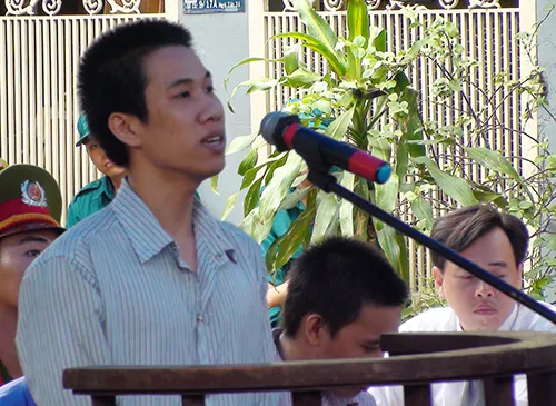 Tử hình kẻ cầm đầu nhóm bán kẹo kéo đâm người vì ghen ảnh 1