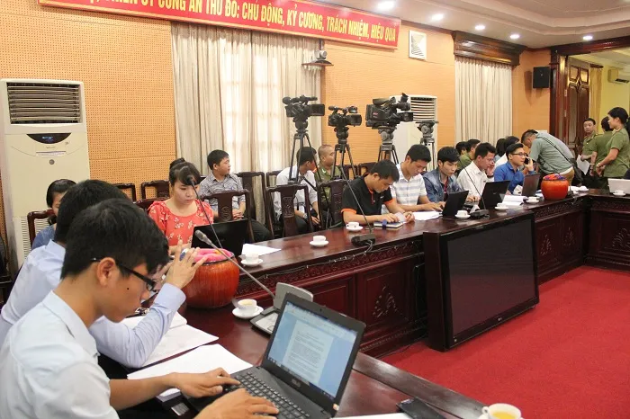 Họp báo vụ hai luật sư bị hành hung: Công an viên chỉ 'đi ngang qua' ảnh 3 Họp báo vụ hai luật sư bị hành hung: Công an viên chỉ 'đi ngang qua' ảnh 3