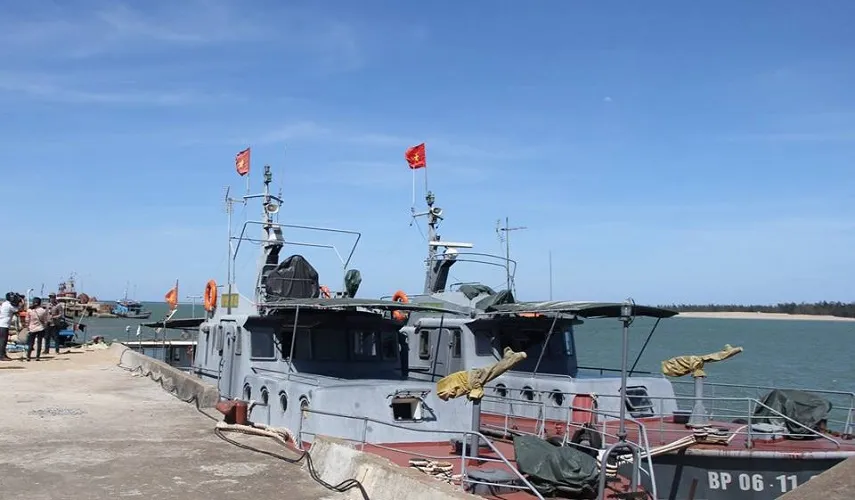 Bắt được tín hiệu SOS vùng biển nghi nơi máy bay Su - 30MK2 rơi ảnh 9