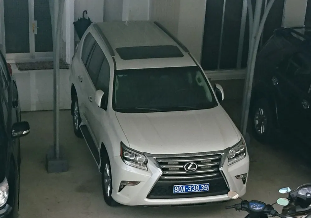 Tỉnh Cà Mau nhận quà tặng 2 xe lexus là 'đúng quy định' ảnh 2 Tỉnh Cà Mau nhận quà tặng 2 xe lexus là 'đúng quy định' ảnh 2