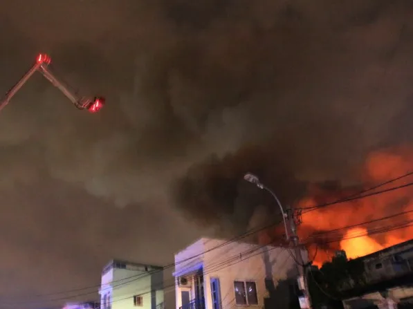 Cháy, nổ dữ dội kho gần cảng Sài Gòn ảnh 8