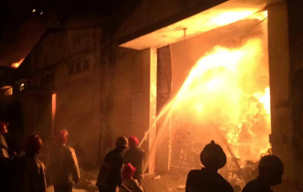 Cháy, nổ dữ dội kho gần cảng Sài Gòn ảnh 6