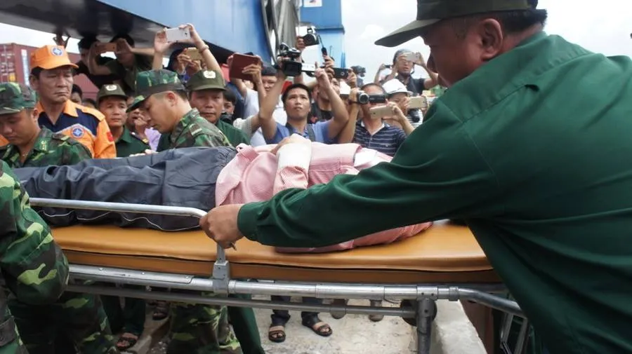 Tàu VTP 26 chìm: Thuyền trưởng chỉ kịp nhấn nút cứu hộ ảnh 2 Tàu VTP 26 chìm: Thuyền trưởng chỉ kịp nhấn nút cứu hộ ảnh 2