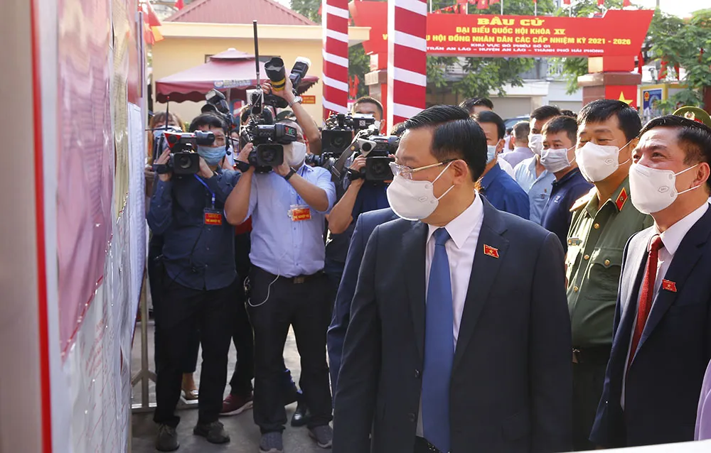 Hơn 69 triệu cử tri cả nước đi bầu cử ảnh 29