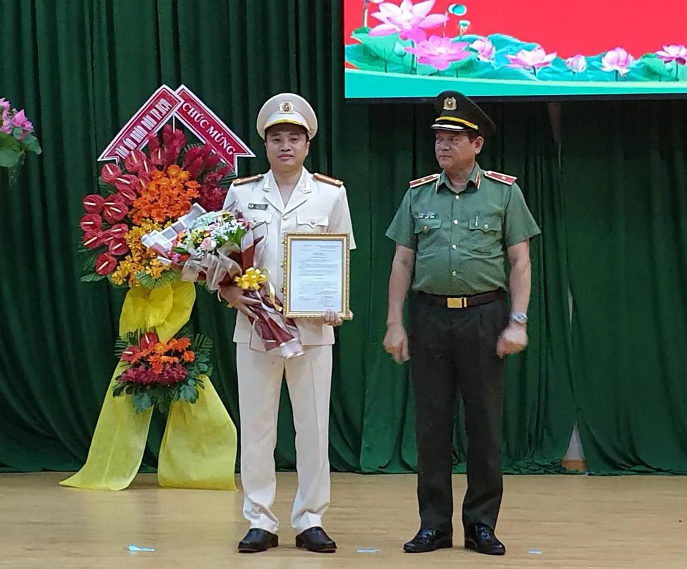Đại tá Mai Hoàng được điều động, bổ nhiệm giữ chức Phó Giám đốc Công an TP.HCM kể từ ngày 25-7. Ảnh: NT Đại tá Mai Hoàng được điều động, bổ nhiệm giữ chức Phó Giám đốc Công an TP.HCM kể từ ngày 25-7. Ảnh: NT