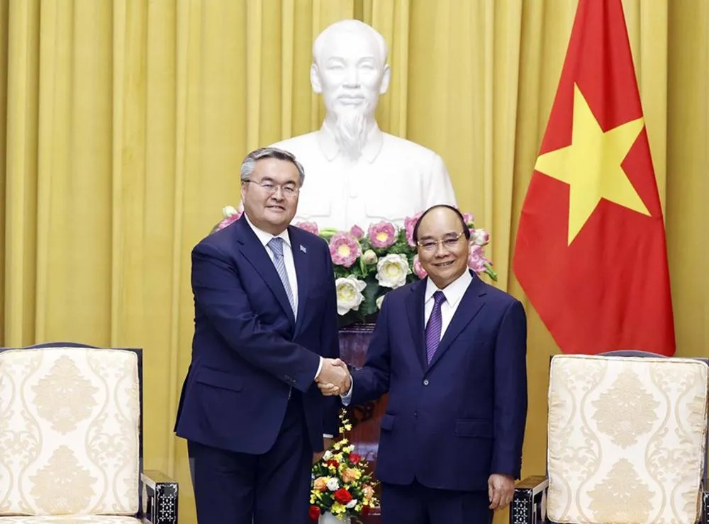 Chủ tịch nước tiếp Phó Thủ tướng, Bộ trưởng Ngoại giao Kazakhstan Mukhtar Tileuberdi