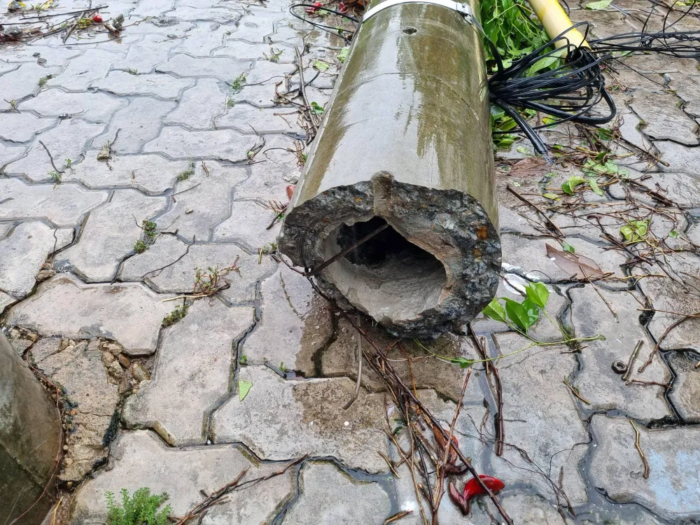 Bão số 4: Đã đổ bộ đất liền, Đà Nẵng- Quảng Nam bị bão quật tơi tả ảnh 53