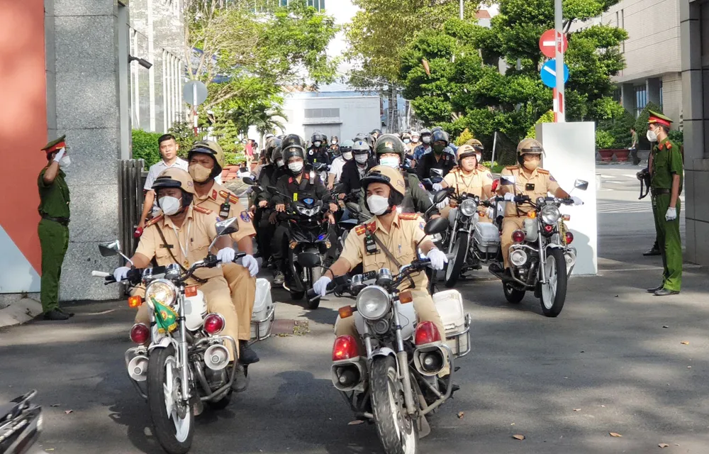 Công an TP.HCM ra quân cao điểm tấn công, trấn áp các loại tội phạm. Ảnh: HT Công an TP.HCM ra quân cao điểm tấn công, trấn áp các loại tội phạm. Ảnh: HT