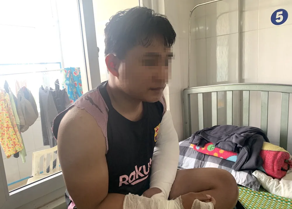 Anh Đ đang điều trị tại bệnh viện Anh Đ đang điều trị tại bệnh viện