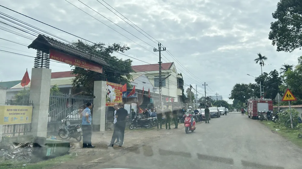 Công an có mặt tại trụ sở xã Ea Tiêu