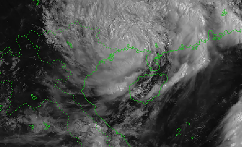 Ảnh mây vệ tinh bão số 1