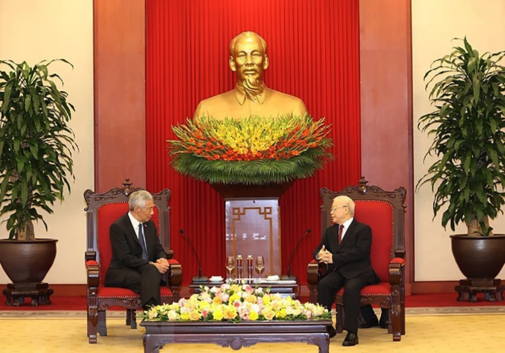 Tổng Bí thư tiếp Thủ tướng Singapore