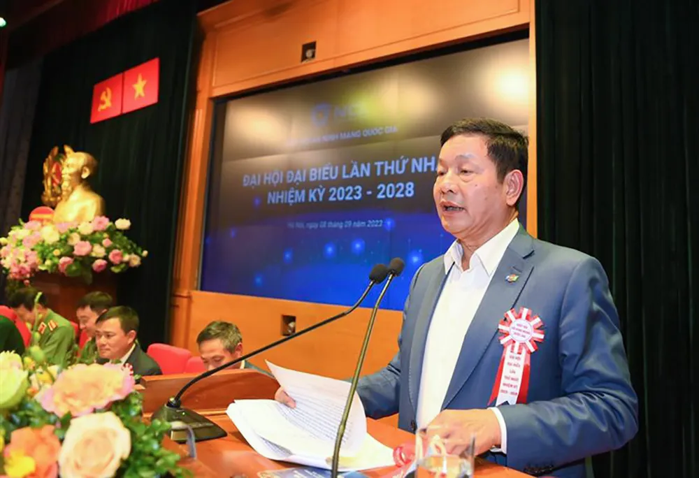 Thay mặt Ban Chấp hành Hiệp hội An ninh mạng quốc gia, ông Trương Gia Bình, Chủ tịch Tập đoàn FPT, Phó Chủ tịch Hiệp hội đã trình bày Quyết nghị của Đại hội nhiệm kỳ I.