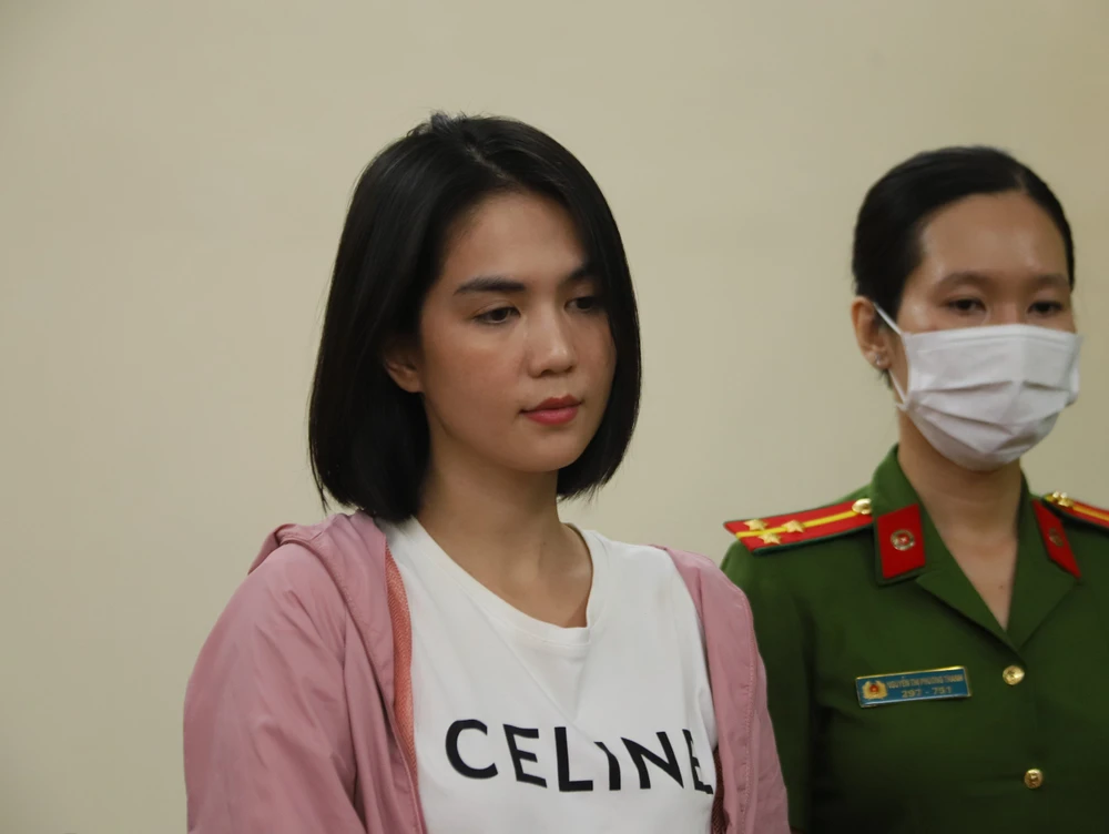 Bị can Ngọc Trinh tại công an trinh.jpg