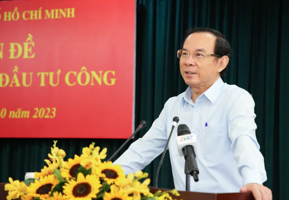 Bí thư Thành ủy TP.HCM Nguyễn Văn Nên phát biểu tại hội nghị. Ảnh: THANH THUỲ bi-thu-tp-hcm-nguyen-van-nen-nhin-thang-su-that-chi-ro-dau-tu-cong.jpg