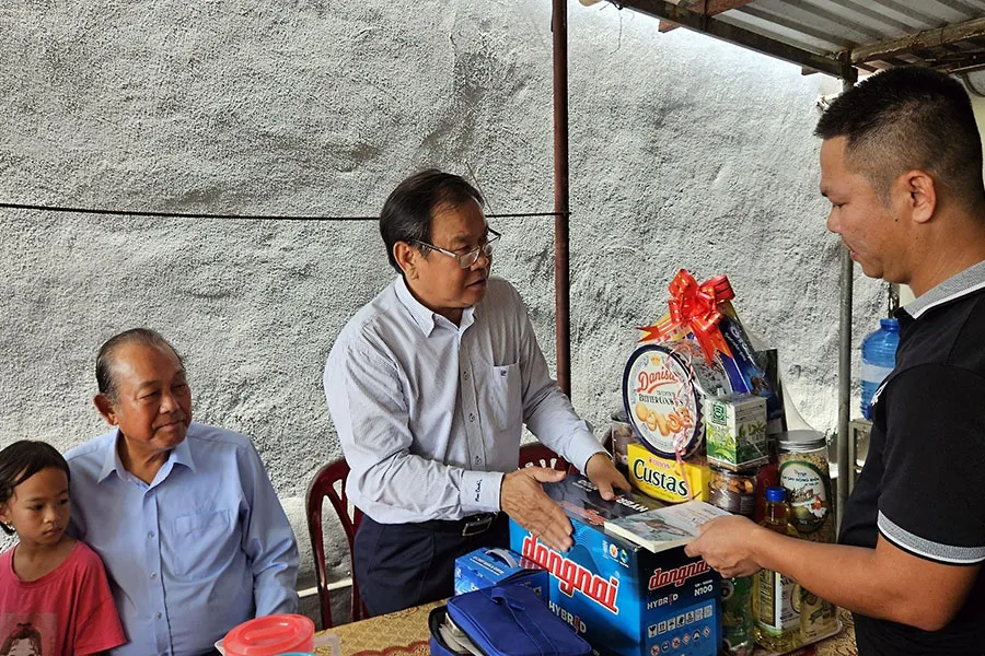 Ý nghĩa lớn từ những món quà cho 200 ngư dân tỉnh Quảng Bình