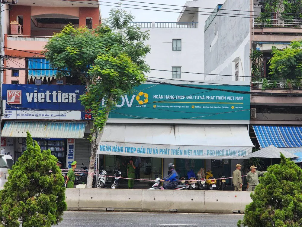 Ngân hàng nơi xảy ra vụ cướp cuop-ngan-hang-da-nang-2.jpg