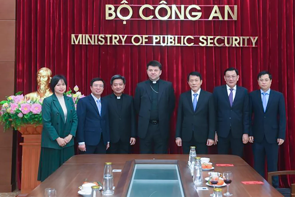 Tổng giám mục Marek Zalewsk: Giáo hoàng Francis dành nhiều tình cảm tốt đẹp với Việt Nam