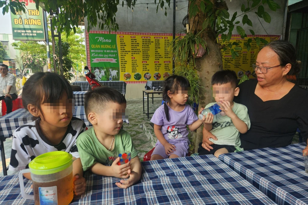 Chồng vừa qua đời, vợ tự tử để lại 4 con nhỏ bơ vơ