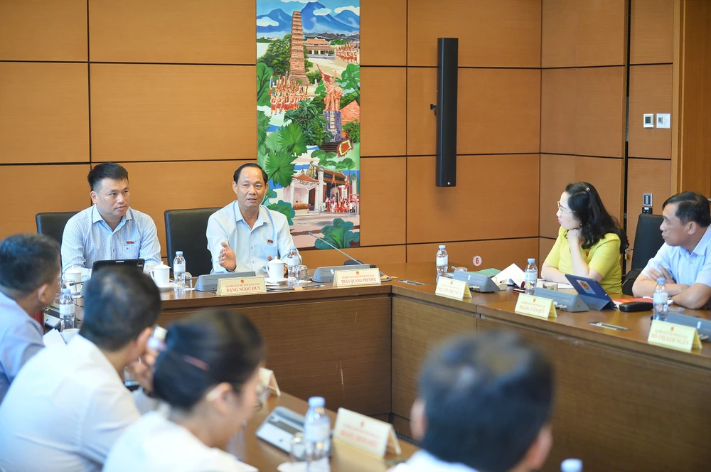 Phó Chủ tịch Quốc hội Trần Quang Phương thông tin về vụ cháy tại phiên thảo luận tổ tran-quang-phuong2.jpg