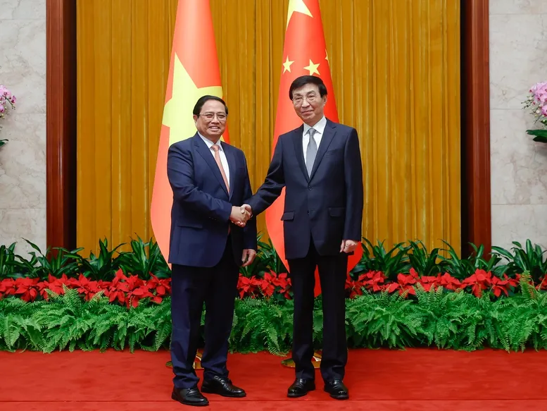 Thủ tướng Phạm Minh Chính hội kiến Chủ tịch Chính hiệp Trung Quốc Vương Hộ Ninh - Ảnh: VGP/Nhật Bắc 6.jpg